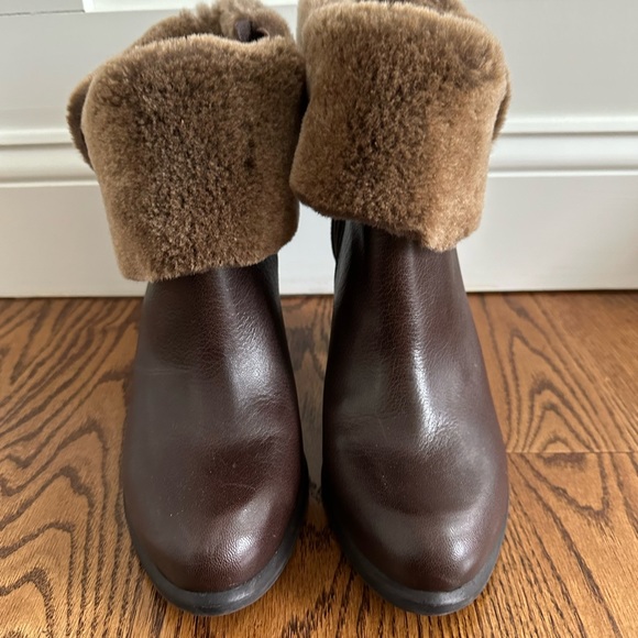 UGG - Picture 2 of 6